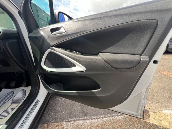 Used Vauxhall Crossland 2021 for sale - 75631539: Photo 31