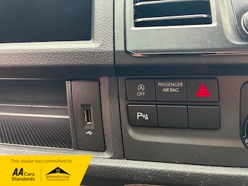 Used Volkswagen Transporter 2017 for sale - 78632707: Photo
