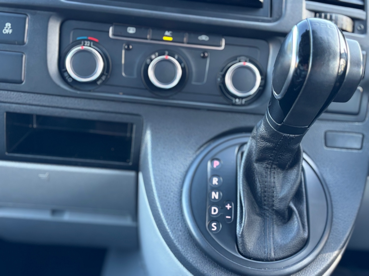 Used Volkswagen Transporter 2012 for sale - 77003158: Photo 11