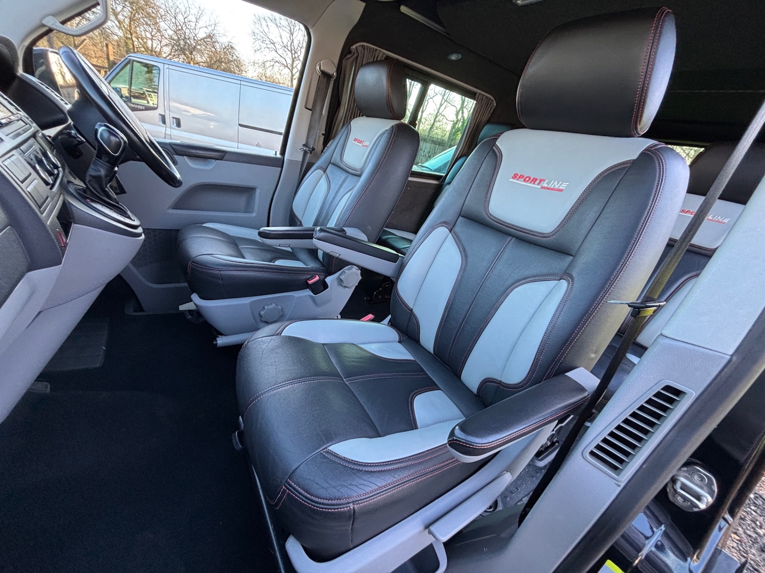 Used Volkswagen Transporter 2012 for sale - 77003158: Photo 2