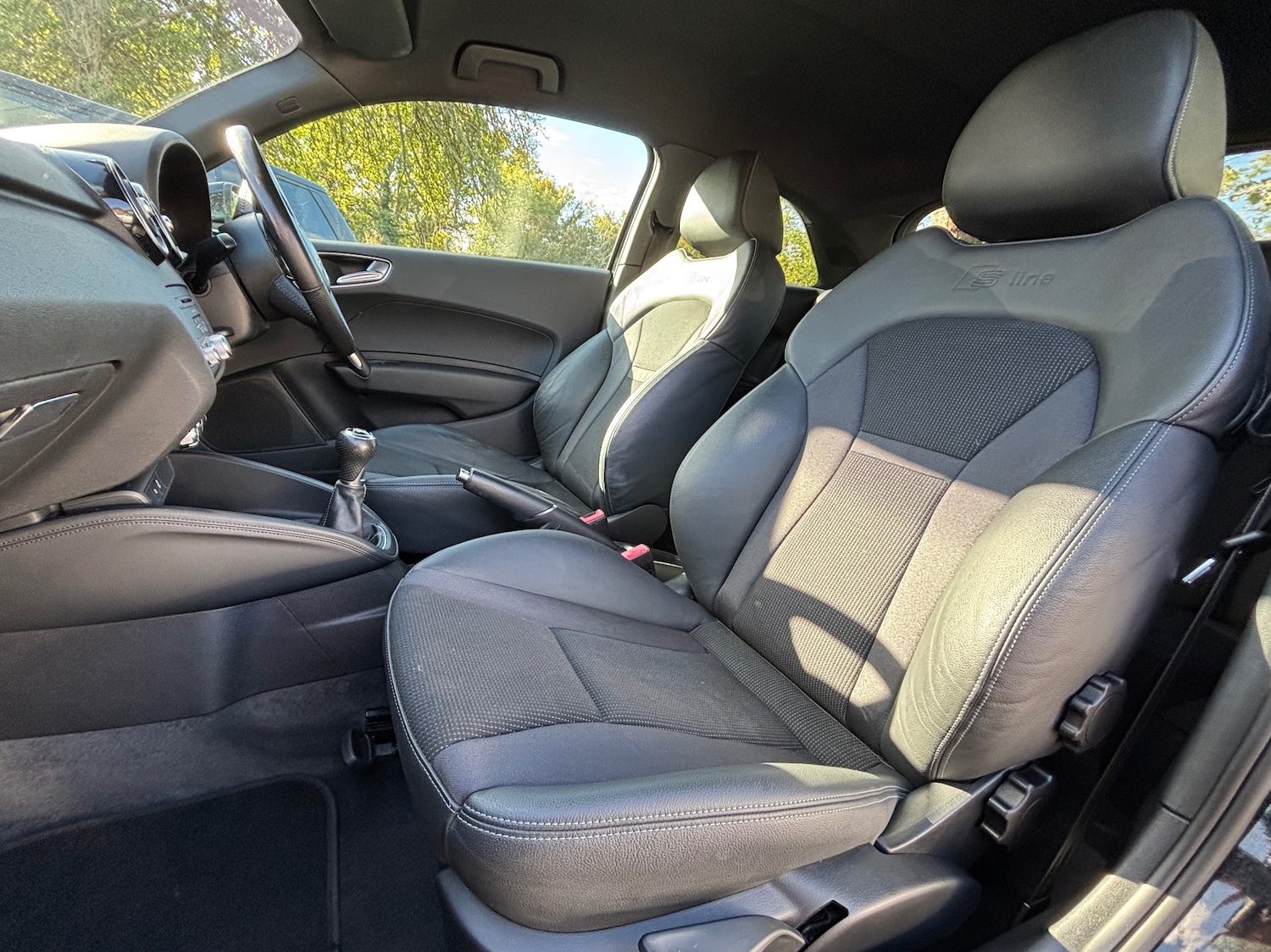 Used Audi A1 2012 for sale - 76340693: Photo 2