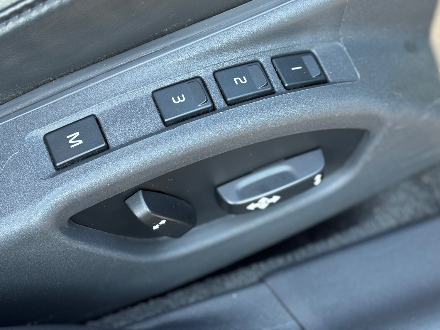 Used Volvo V70 2010 for sale - 77745120: Photo 15