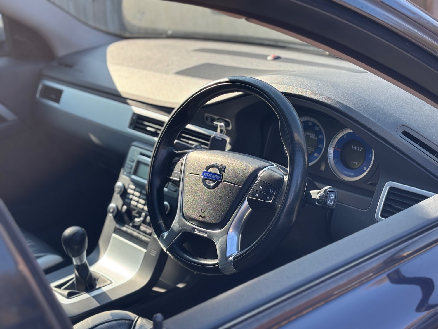 Used Volvo V70 2010 for sale - 77745120: Photo 4