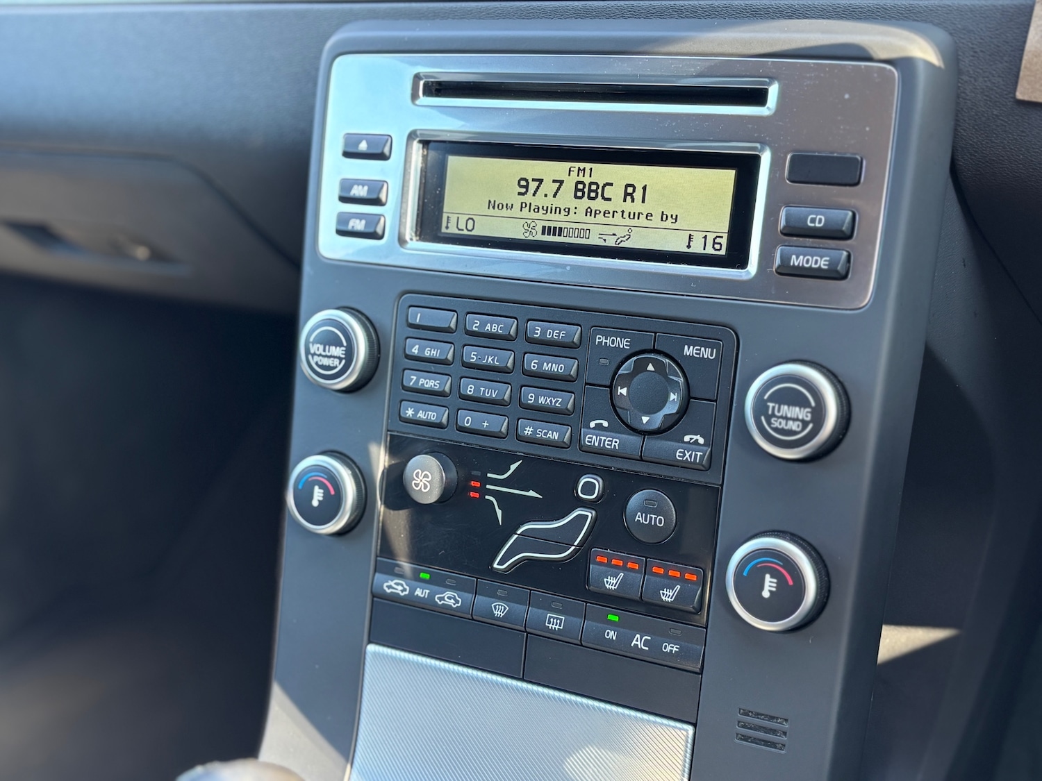 Used Volvo V70 2010 for sale - 77745120: Photo 8