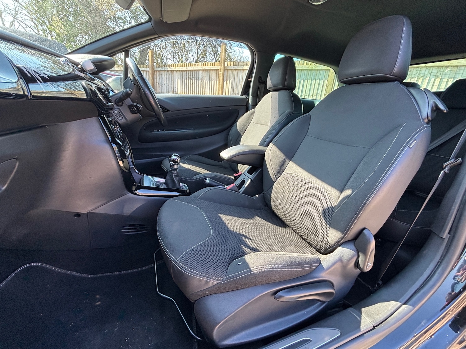 Used Citroen DS3 2013 for sale - 78218112: Photo 2