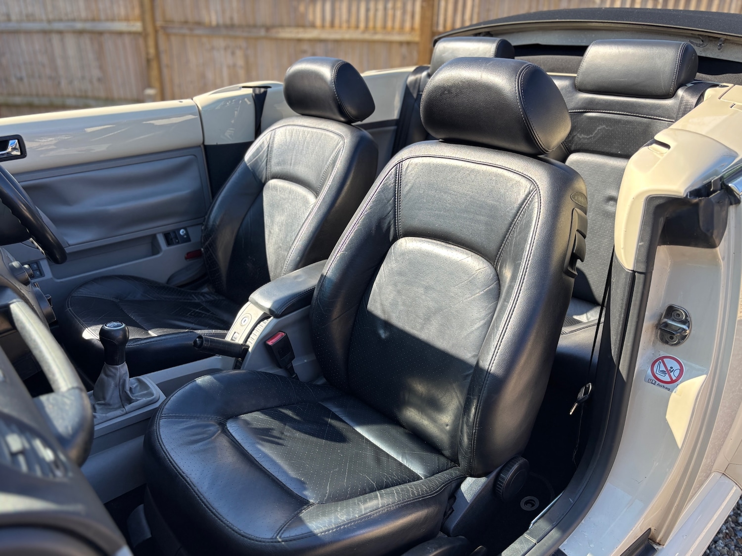 Used Volkswagen Beetle 2003 for sale - 77931686: Photo 2