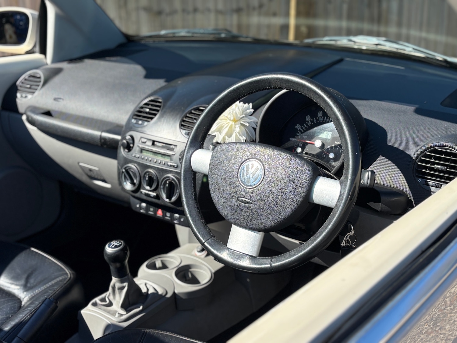 Used Volkswagen Beetle 2003 for sale - 77931686: Photo 4