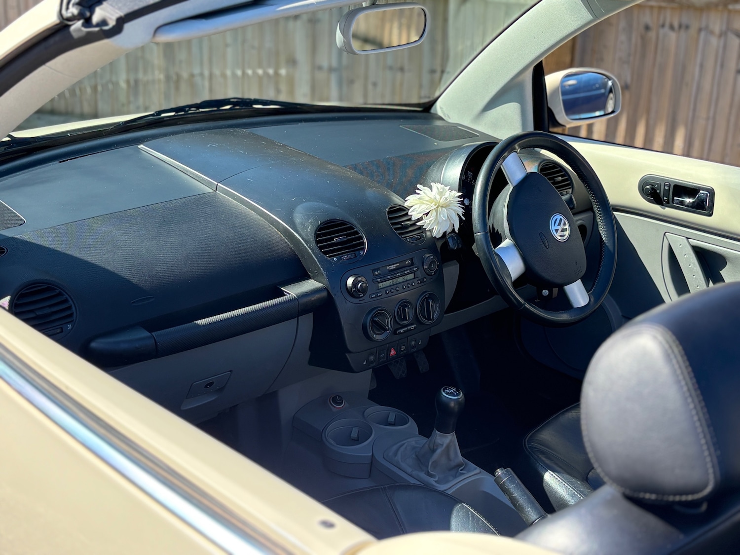 Used Volkswagen Beetle 2003 for sale - 77931686: Photo 8