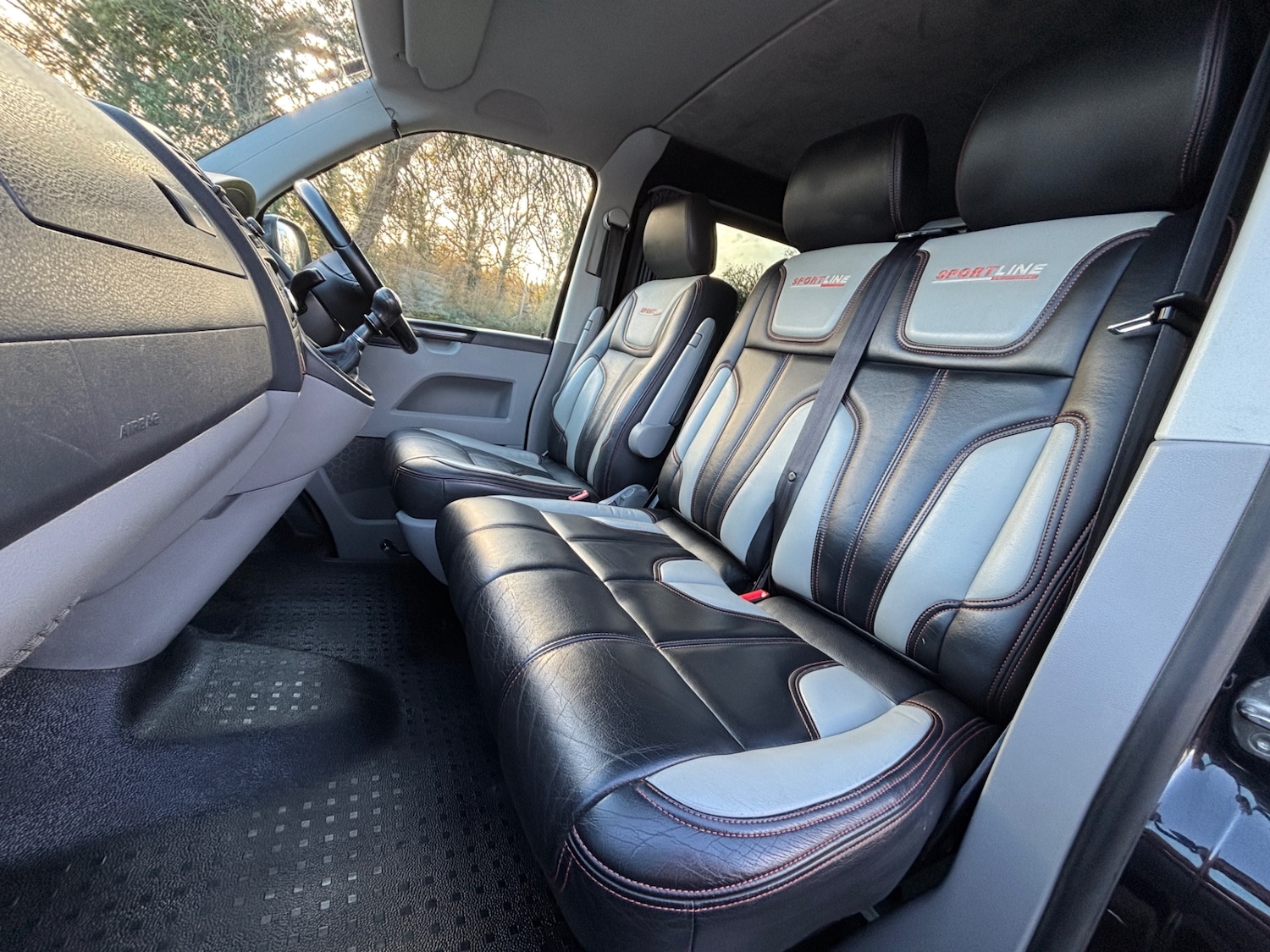 Used Volkswagen Transporter 2014 for sale - 76778436: Photo 2