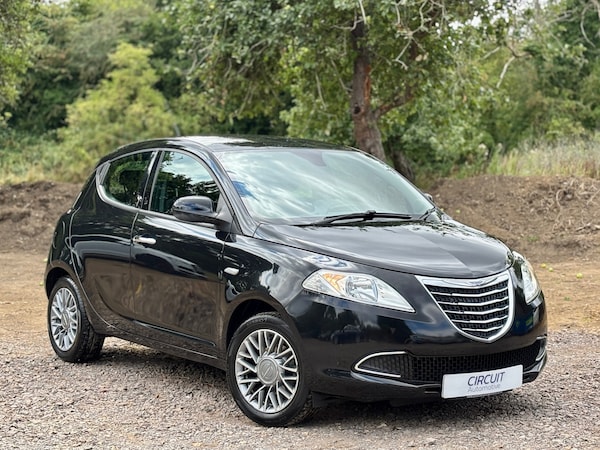 Used Chrysler Ypsilon 2013 for sale - 75408202: Photo 1