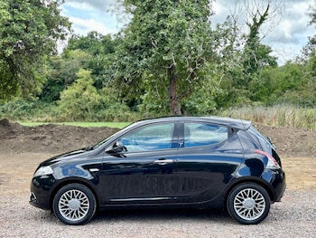 Used Chrysler Ypsilon 2013 for sale - 75408202: Photo