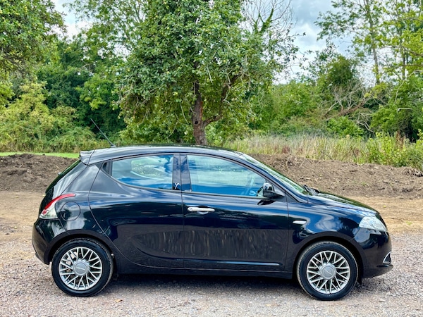 Used Chrysler Ypsilon 2013 for sale - 75408202: Photo 5