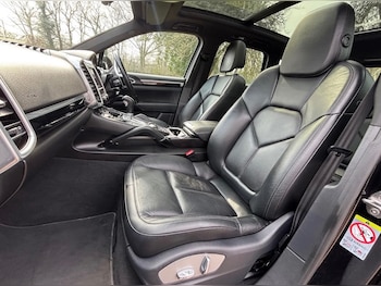 Used Porsche Cayenne 2015 for sale - 77822078: Photo