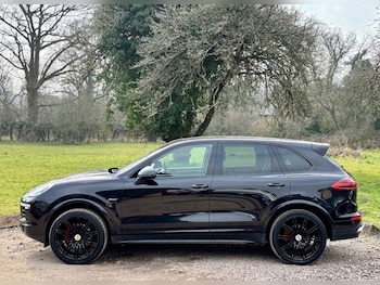 Used Porsche Cayenne 2015 for sale - 77822078: Photo