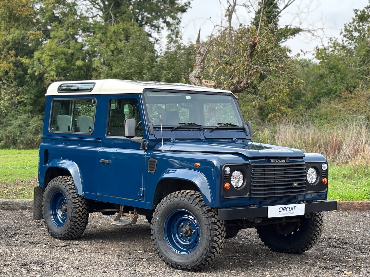 Used Land Rover Defender 1999 for sale - 76142700: Photo 1