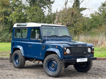 Land Rover - Defender
