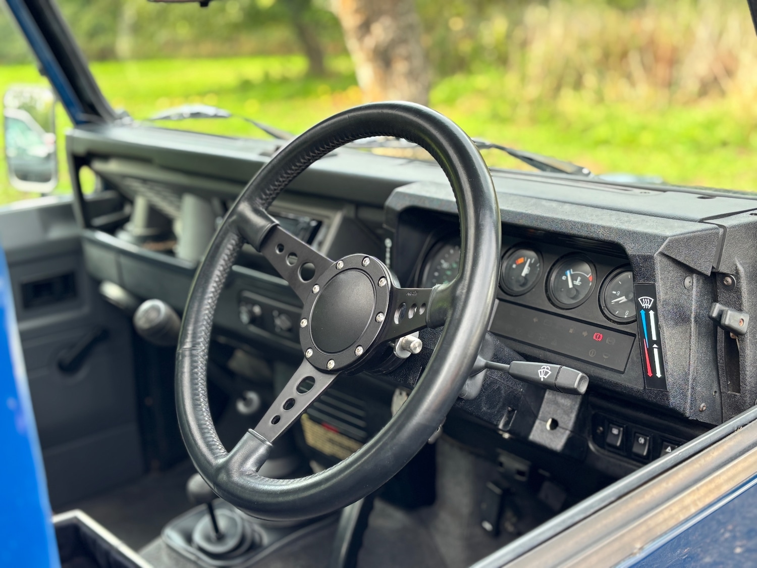 Used Land Rover Defender 1999 for sale - 76142700: Photo 4