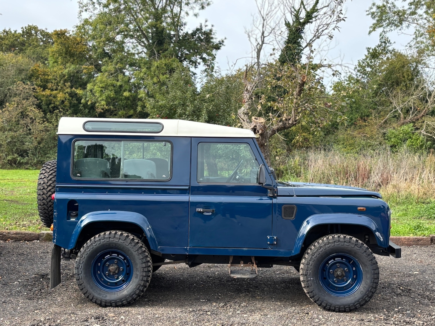 Used Land Rover Defender 1999 for sale - 76142700: Photo 5