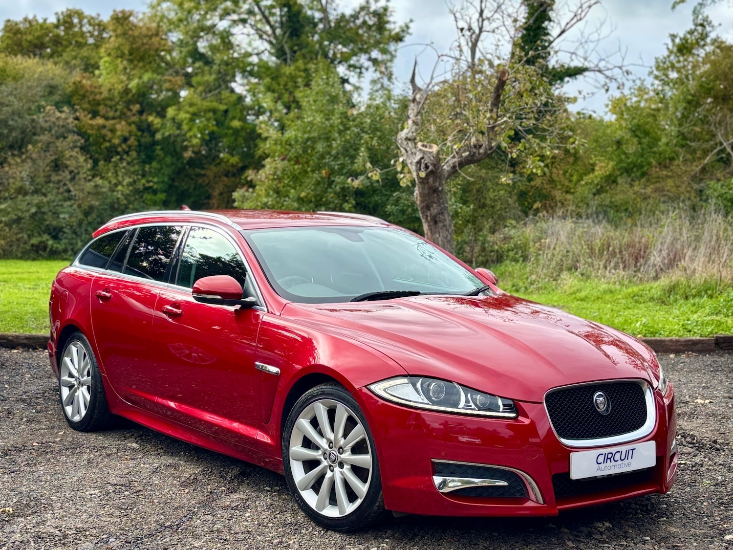 Used Jaguar XF 2013 for sale - 76207394: Photo 1