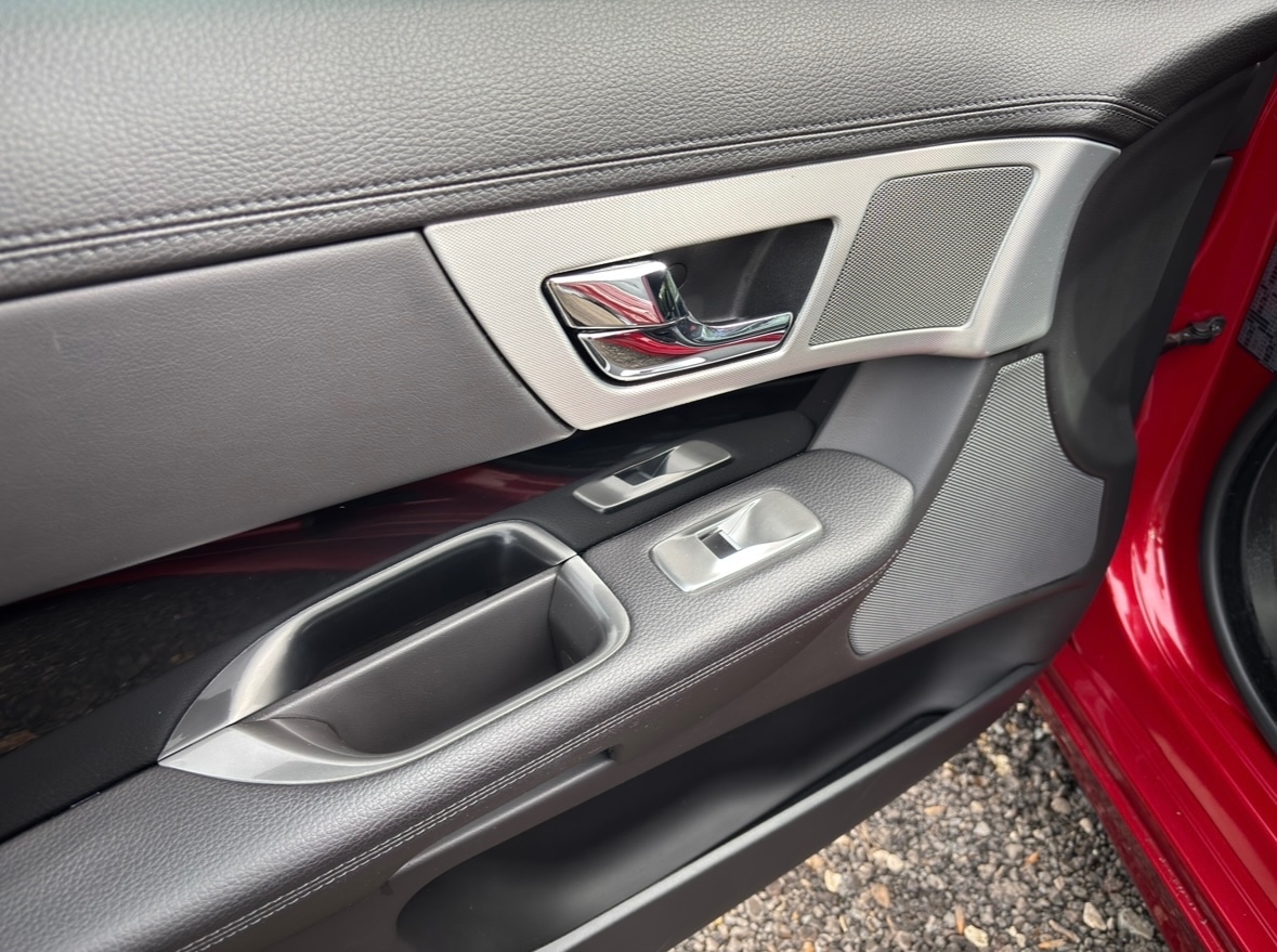 Used Jaguar XF 2013 for sale - 76207394: Photo 14