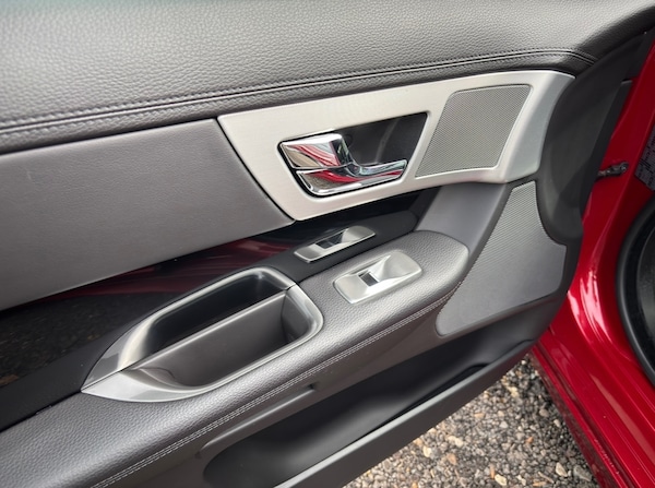 Used Jaguar XF 2013 for sale - 76207394: Photo 14