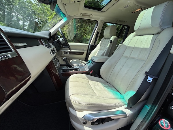 Used Land Rover Range Rover 2010 for sale - 74779691: Photo 2