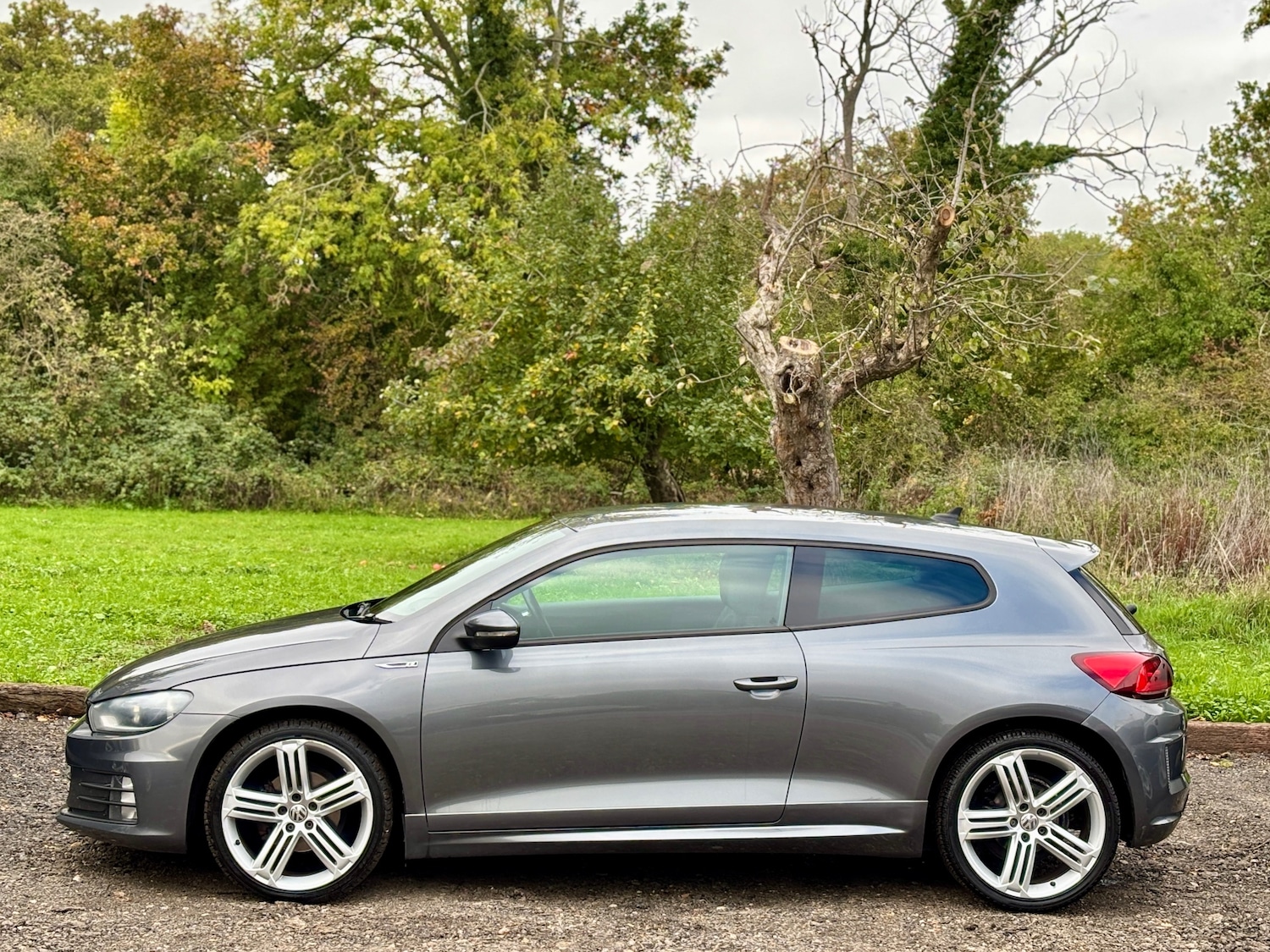 Used Volkswagen Scirocco 2015 for sale - 76309705: Photo 3