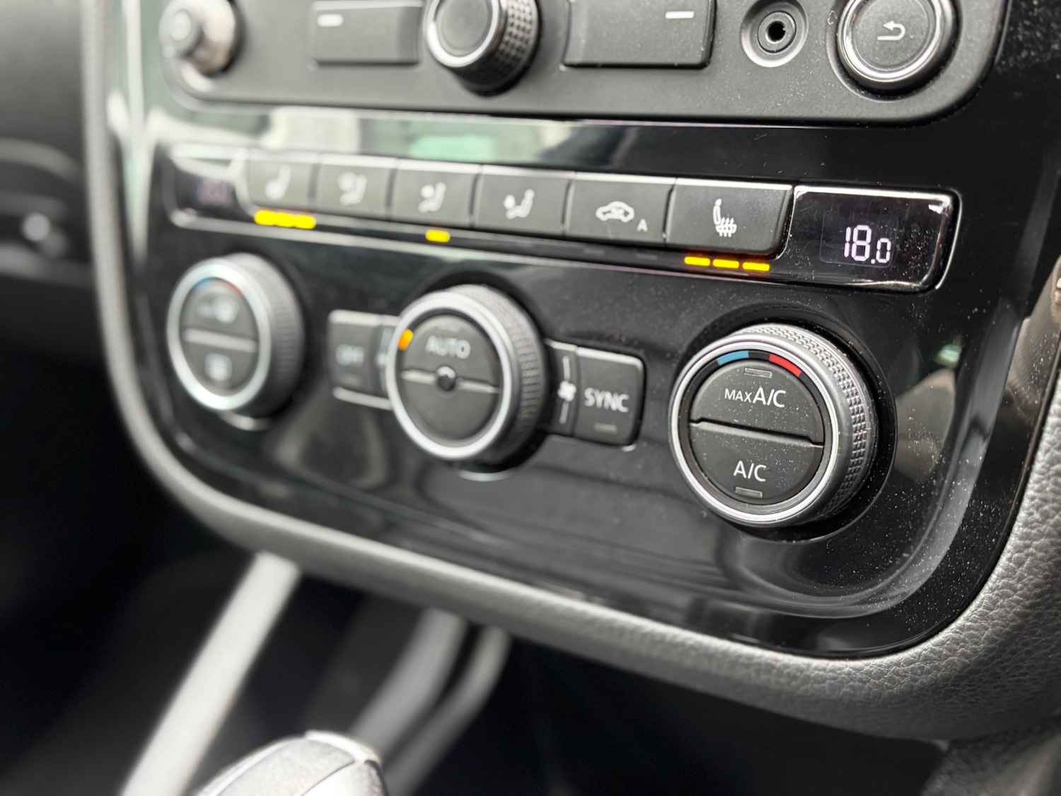 Used Volkswagen Scirocco 2015 for sale - 76309705: Photo 8