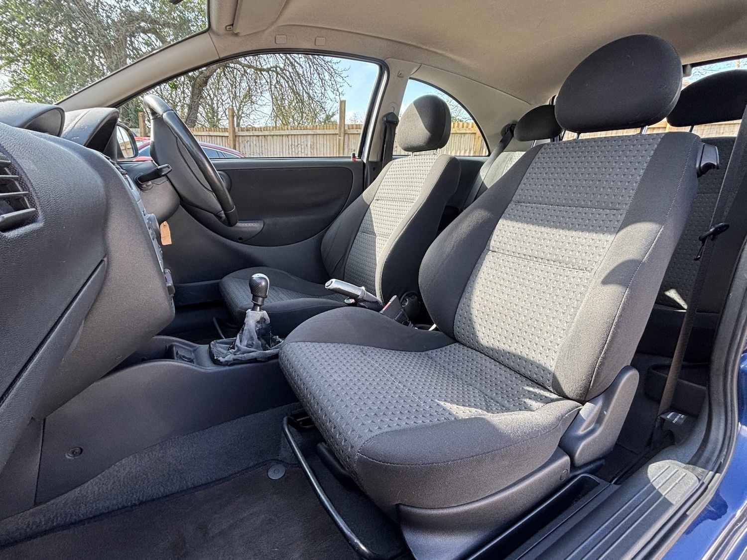 Used Vauxhall Corsa 2004 for sale - 77662718: Photo 2