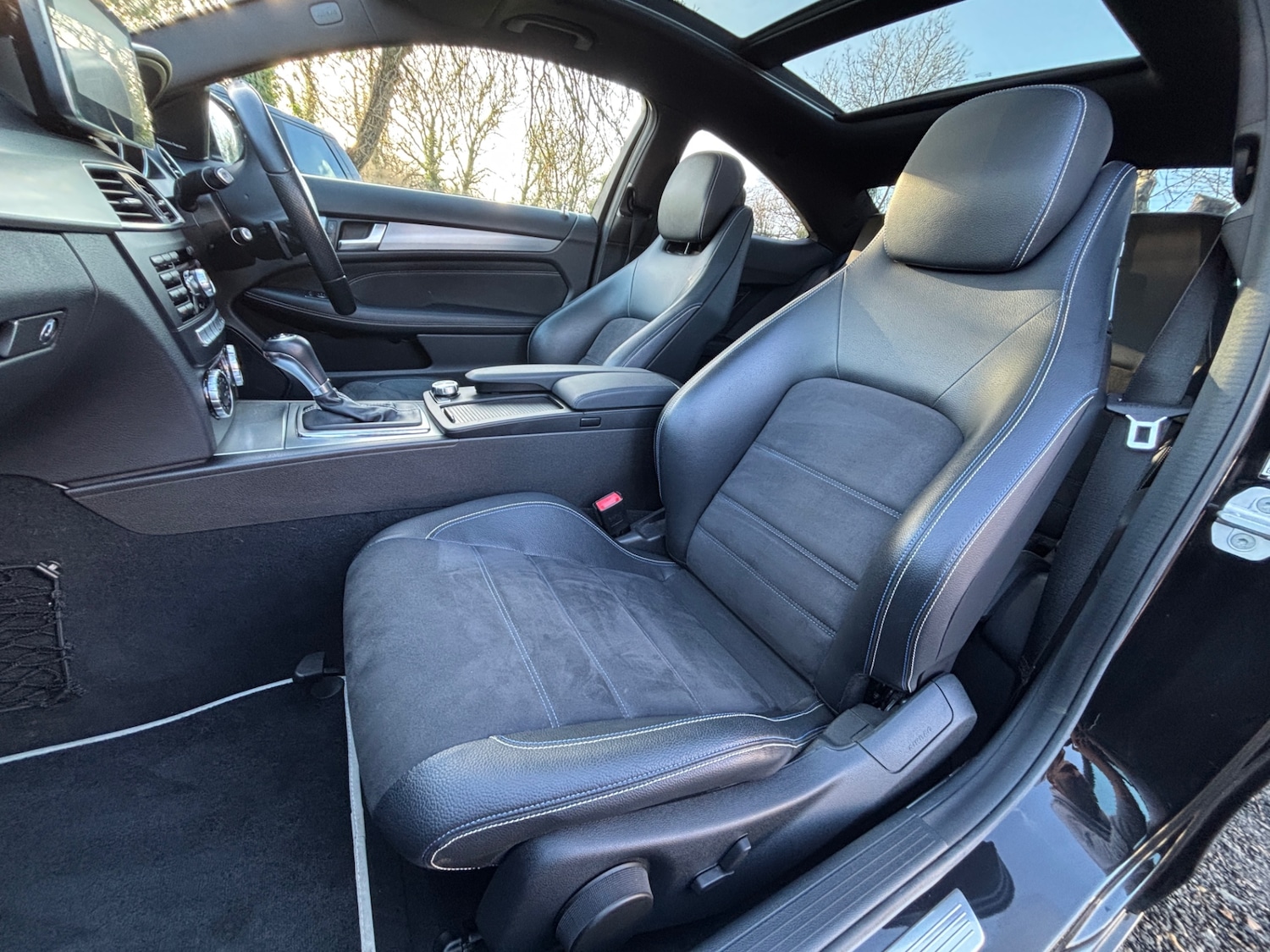 Used Mercedes-Benz C Class 2014 for sale - 77003290: Photo 2