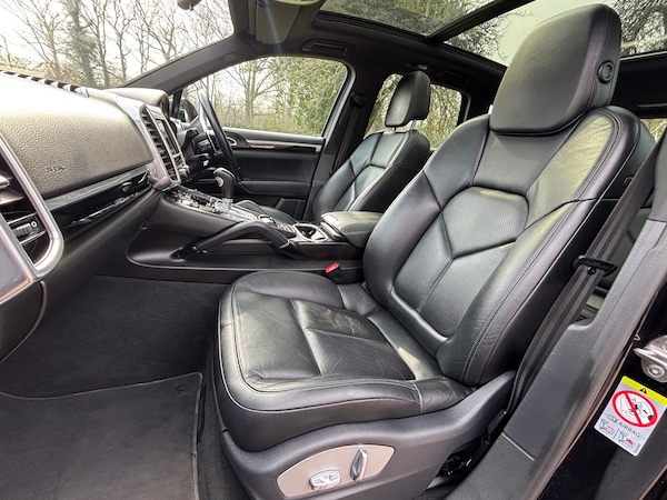 Used Porsche Cayenne 2015 for sale - 73974834: Photo 2
