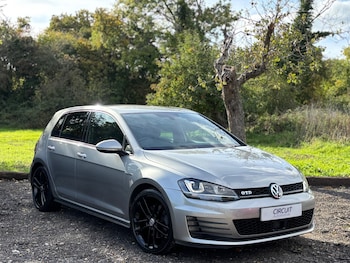 Volkswagen - Golf