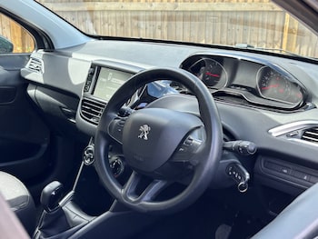 Used Peugeot 208 2013 for sale - 78267250: Photo