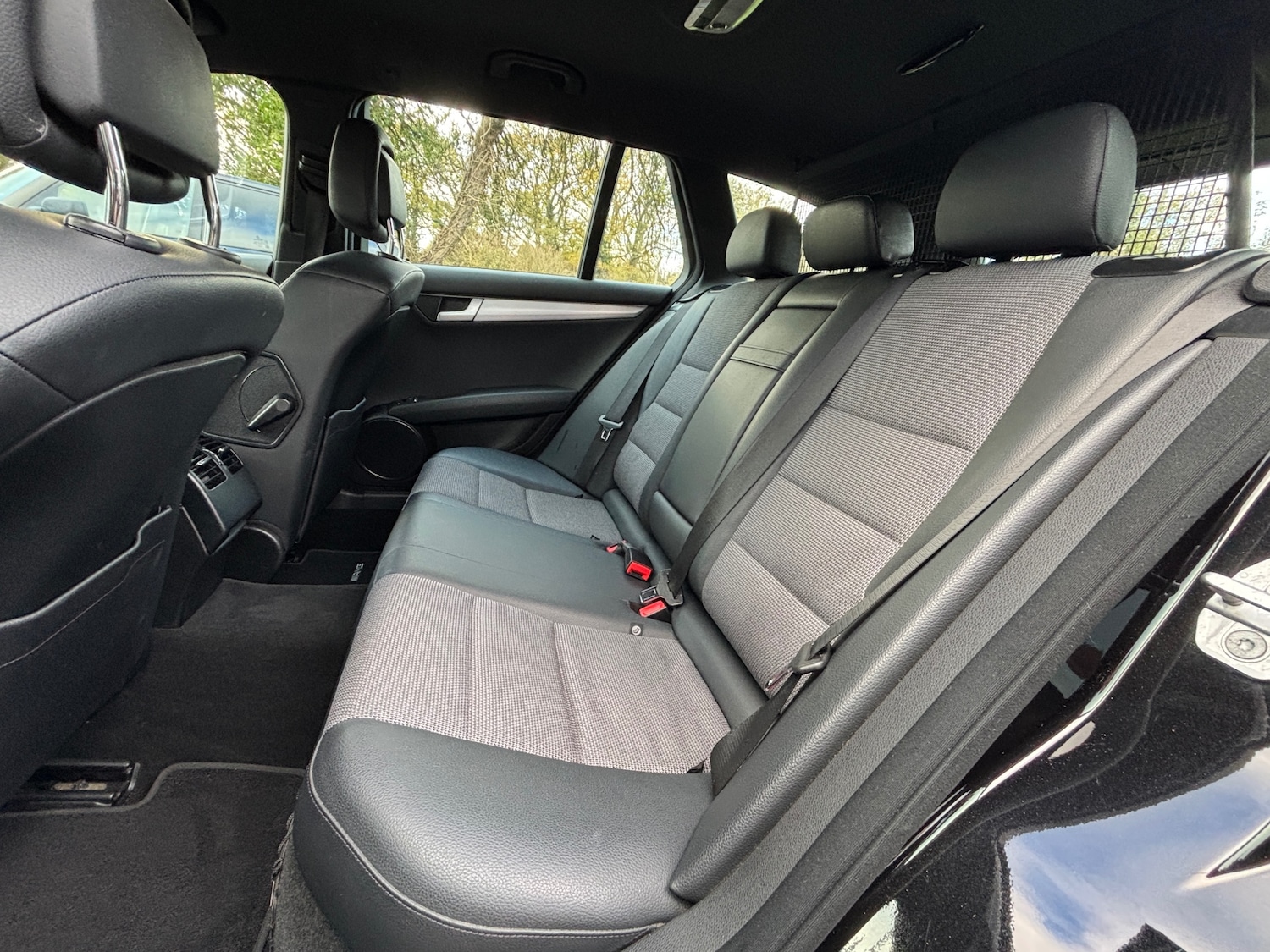 Used Mercedes-Benz C Class 2011 for sale - 76693645: Photo 6