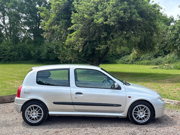 Used Renault Clio 2001 for sale - 74802981: Photo 5