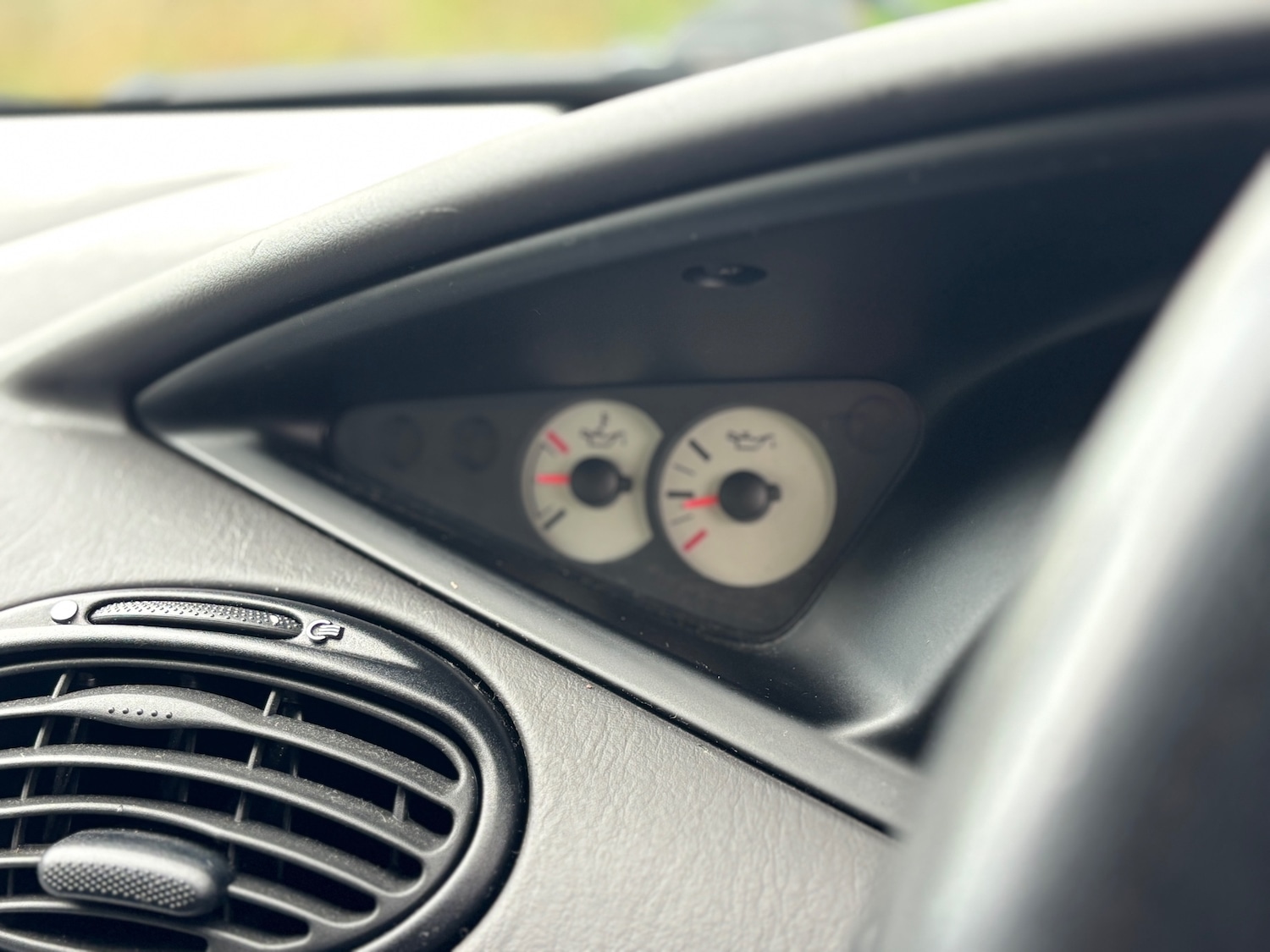 Used Ford Focus 2004 for sale - 76541632: Photo 8