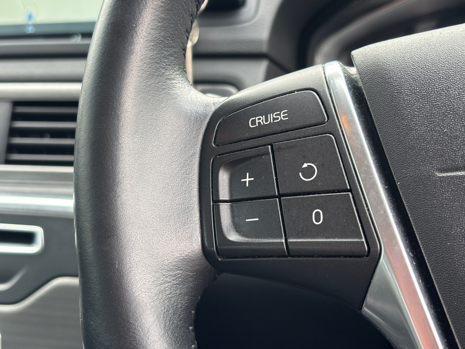 Used Volvo XC70 2016 for sale - 77691913: Photo 10