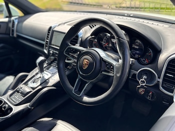 Used Porsche Cayenne 2014 for sale - 74785893: Photo