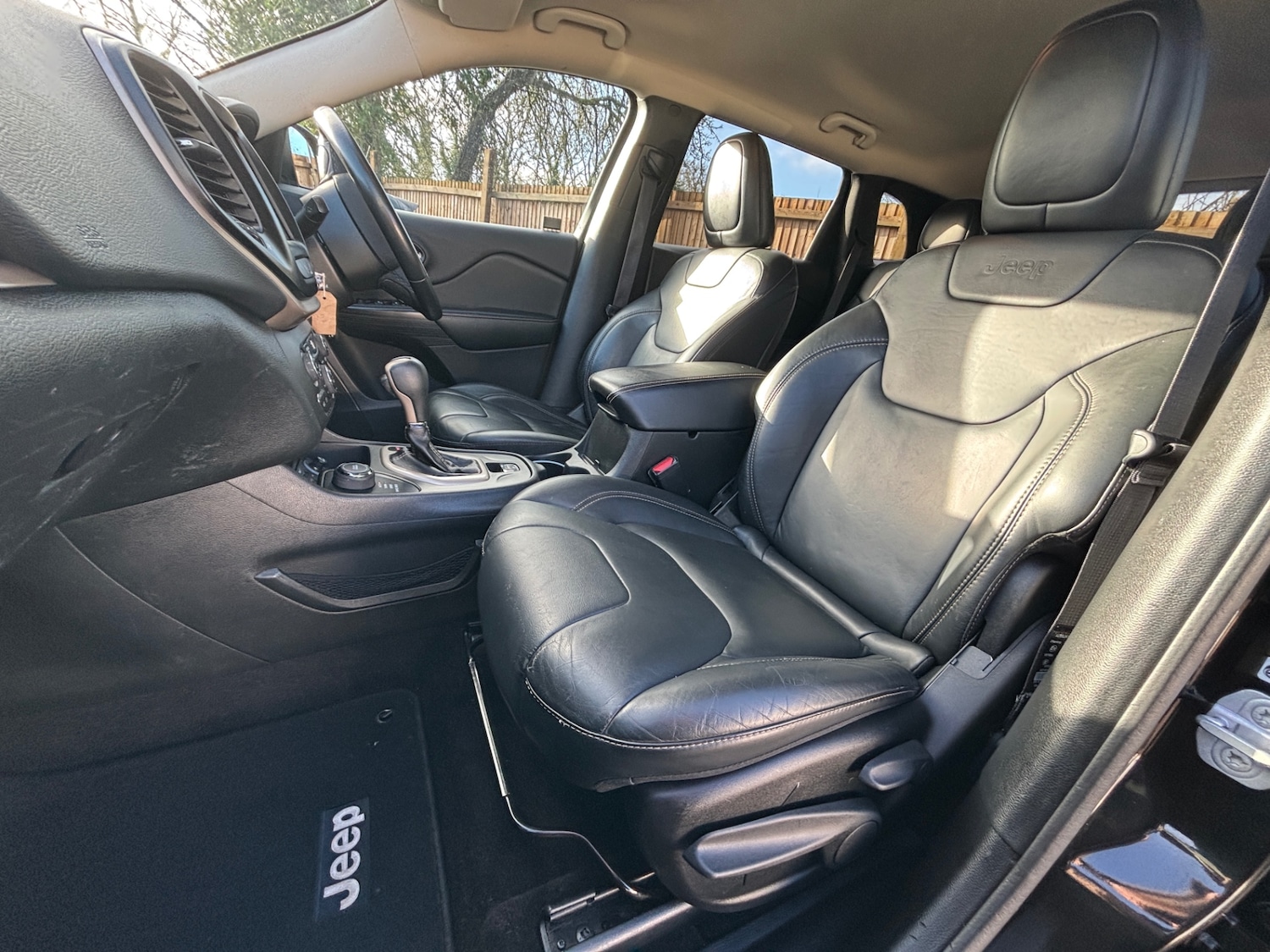 Used Jeep Cherokee 2017 for sale - 77350226: Photo 2