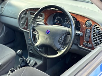 Used Saab 9-3 2001 for sale - 77352159: Photo