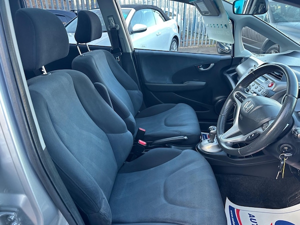 Used Honda Jazz 2009 for sale - 76214445: Photo 14
