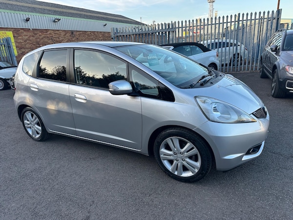 Used Honda Jazz 2009 for sale - 76214445: Photo 2