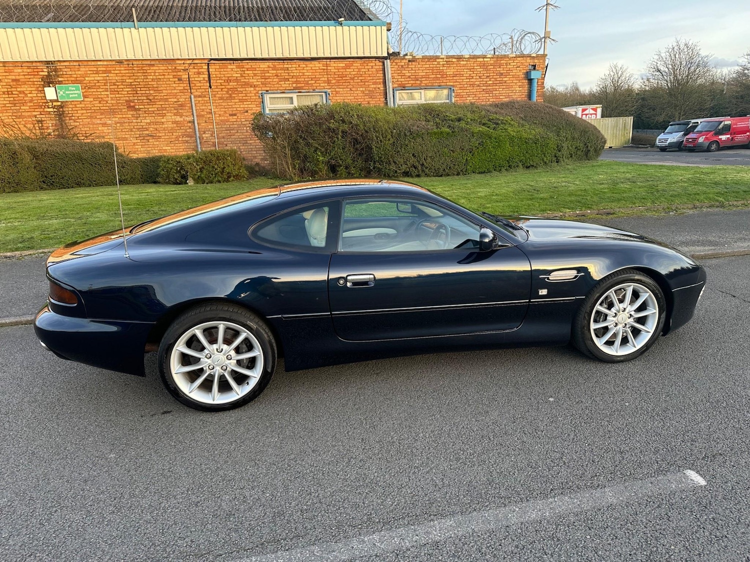 Used Aston Martin DB7 2000 for sale - 76991850: Photo 10