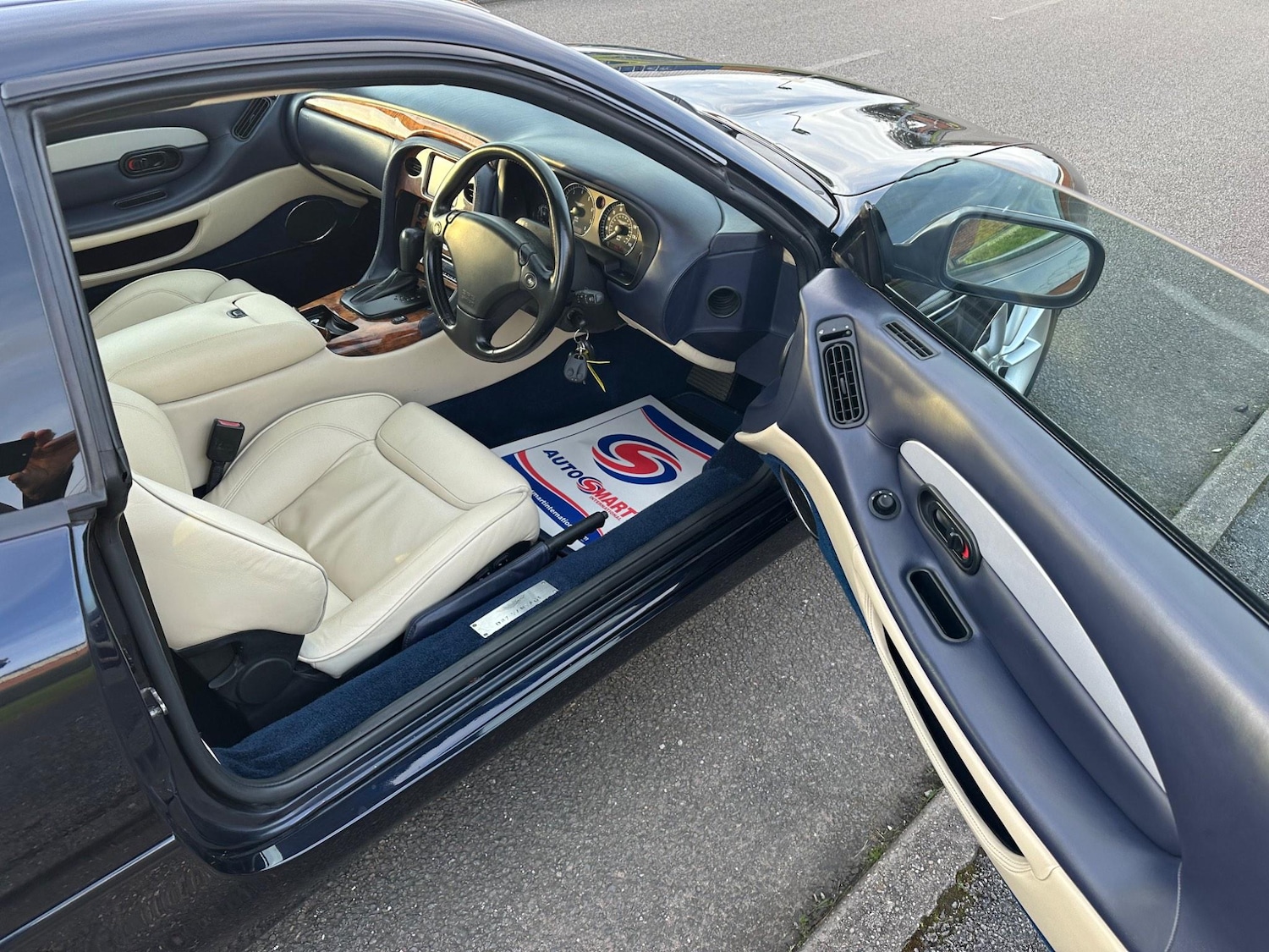 Used Aston Martin DB7 2000 for sale - 76991850: Photo 43