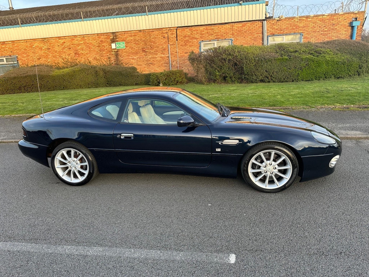 Used Aston Martin DB7 2000 for sale - 76991850: Photo 5