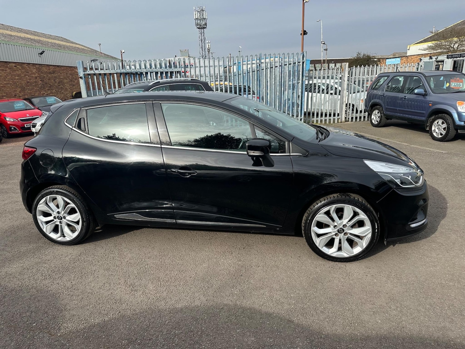 Used Renault Clio 2019 for sale - 76993767: Photo 11