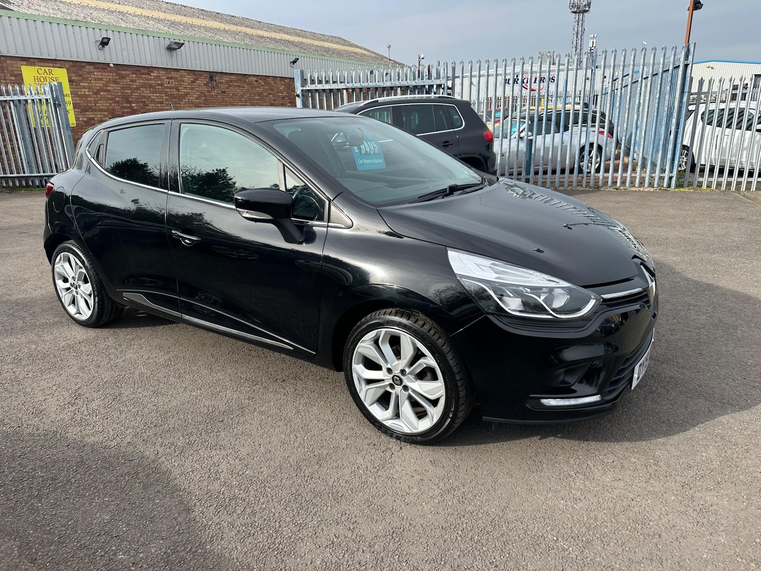 Used Renault Clio 2019 for sale - 76993767: Photo 5
