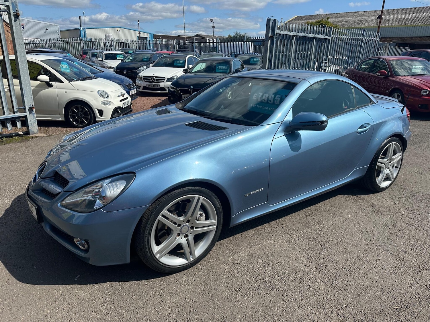 Used Mercedes-Benz SLK 2010 for sale - 76987985: Photo 2
