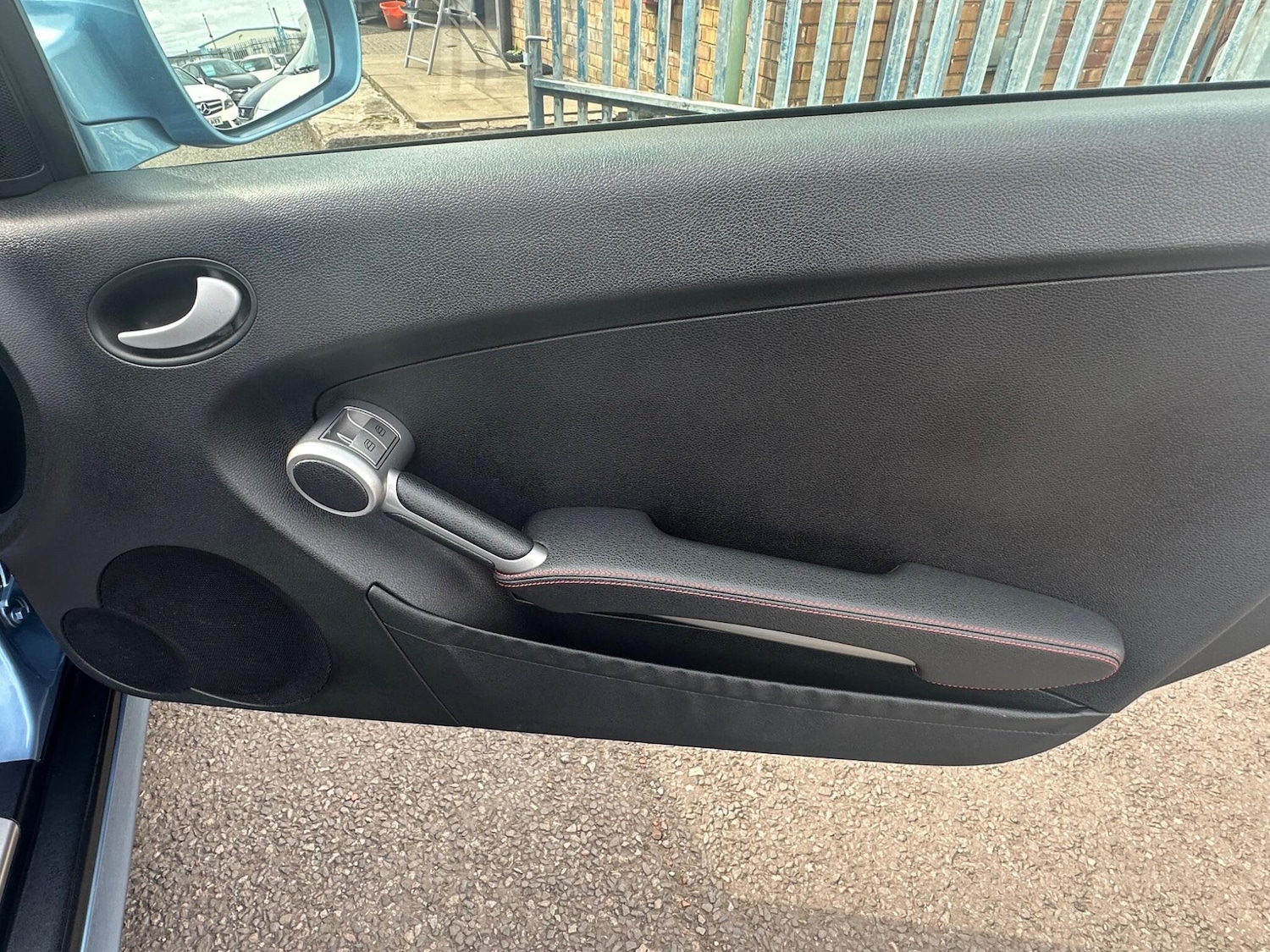 Used Mercedes-Benz SLK 2010 for sale - 76987985: Photo 31