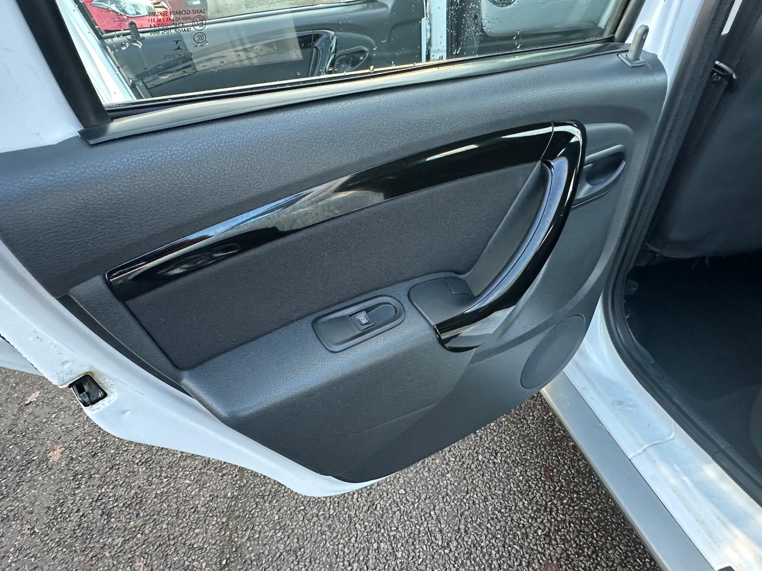 Used Dacia Duster 2014 for sale - 76964810: Photo 37